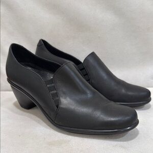 DANSKO BLACK LEATHER SLIP-ON 2-1/2” HEELS (sz10)